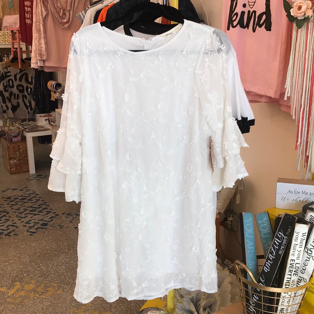 White Quarter Sleeve Semi-Formal Dress